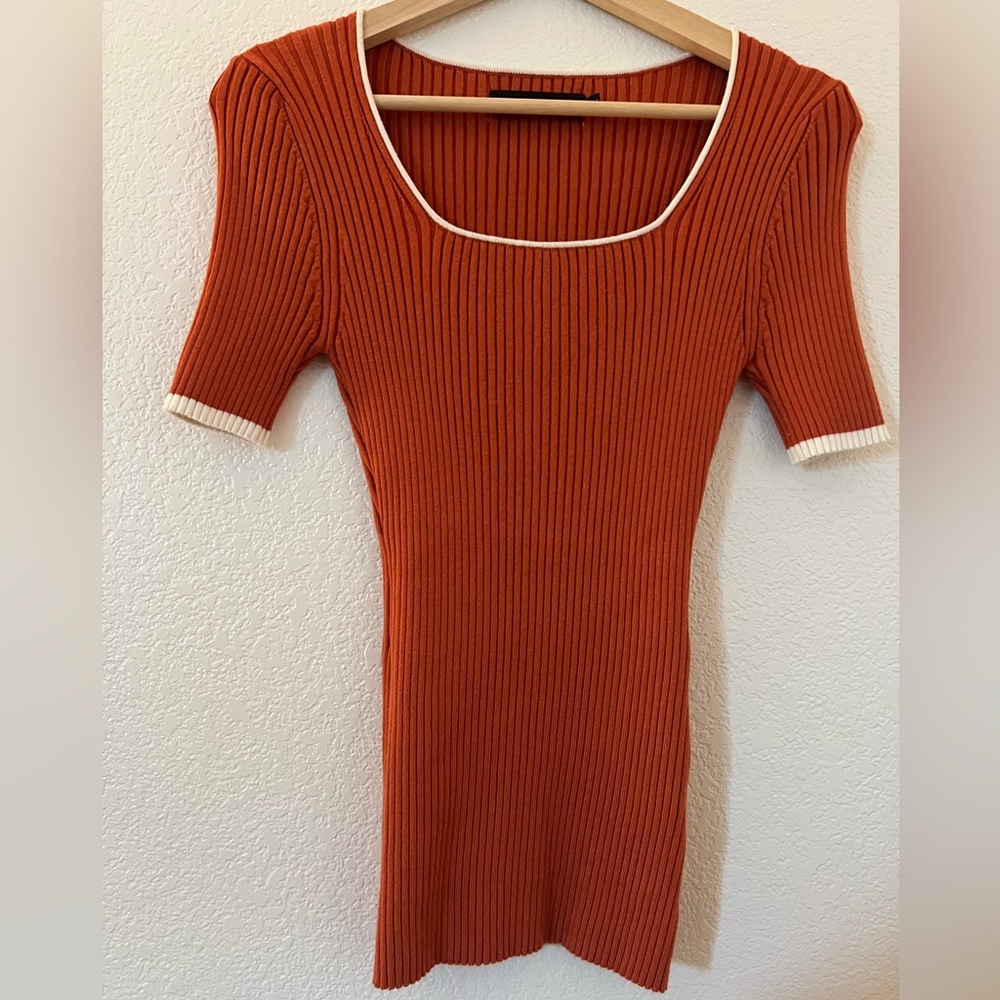 NWOT Women's Short Sleeve Ribbed Top‎ size L Pumpkin